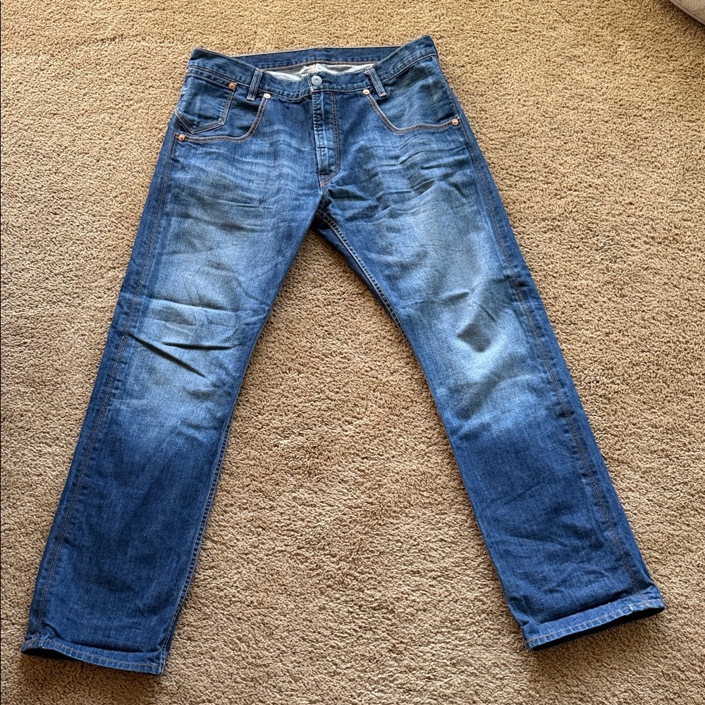 Levi’s Classic 514 Straight-Leg Men's Jeans in Mid Blue Wash 36x32